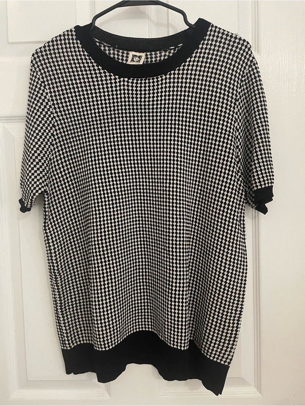 Black & White Houndstooth Knit Top
